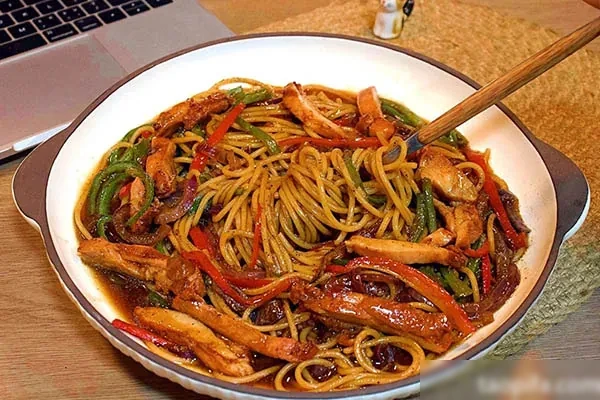 图片[1]-炸鸡意面技术价值4500米-小吃方略网