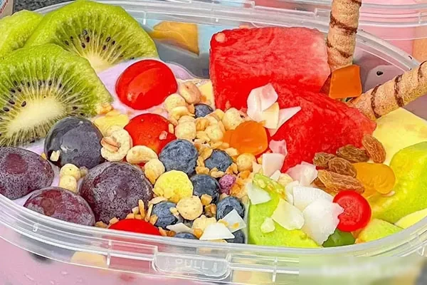 网红拉丝酸奶水果捞开店 摆摊技术配方,无保留提供进货渠道-小吃方略网