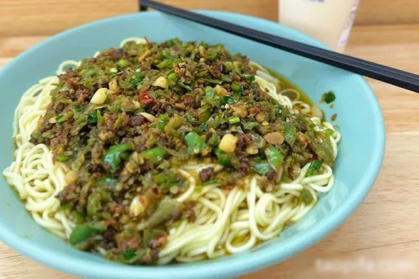 鲜椒牛肉酱拌面视频教程-小吃方略网