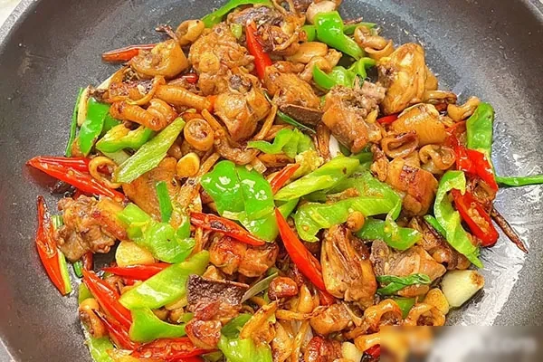 图片[1]-肥大坨肥肠鸡《实体》技术配方和视频教程-小吃方略网