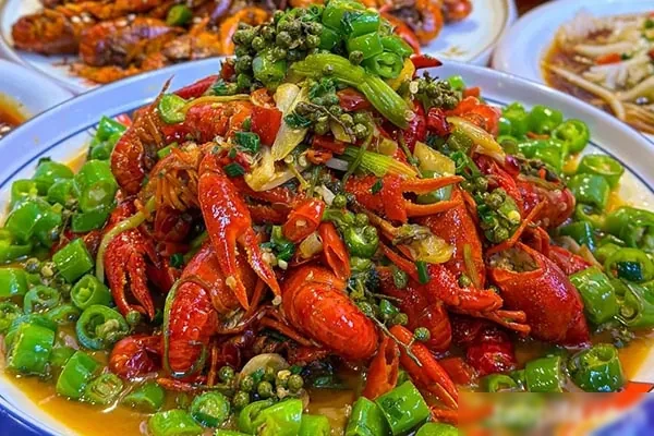 图片[1]-鲜青花椒麻辣特色小龙虾-小吃方略网