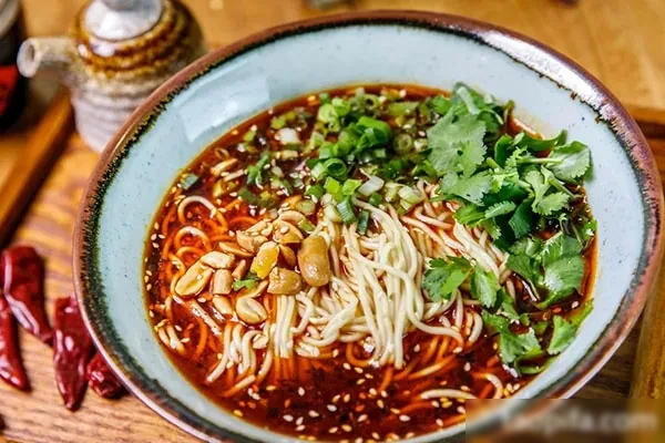 图片[1]-实体店重庆小面和铺盖面配方和视频教程-小吃方略网