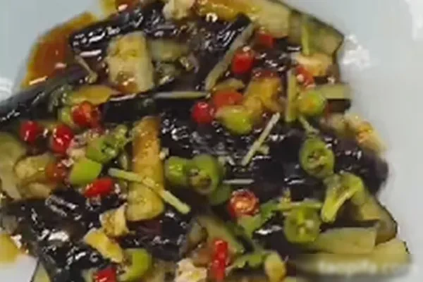 特色黄椒风味茄子制作视频教程-小吃方略网