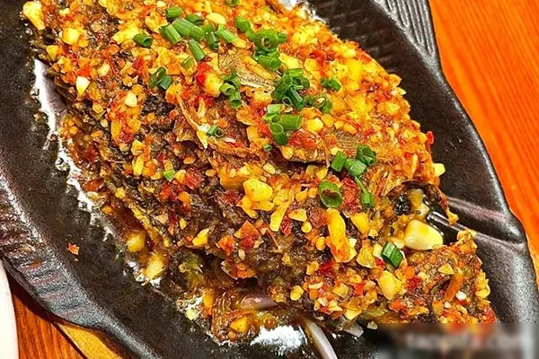 铁板鲫鱼视频教程-小吃方略网