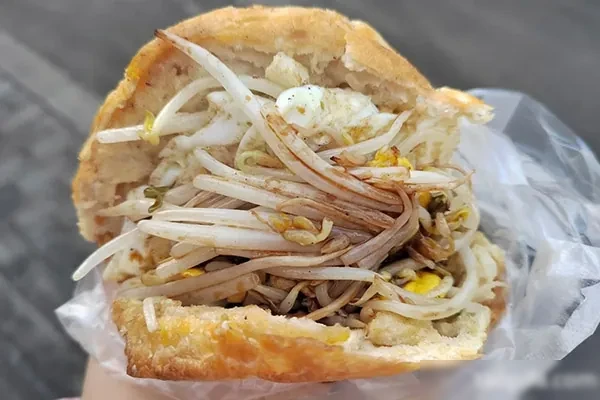 川菜香煎豆芽饼技术配方资料-小吃方略网