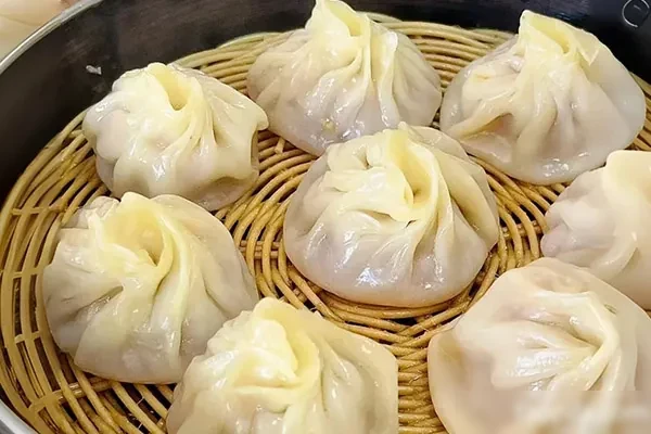 轻松自制灌汤小笼包视频教程-小吃方略网