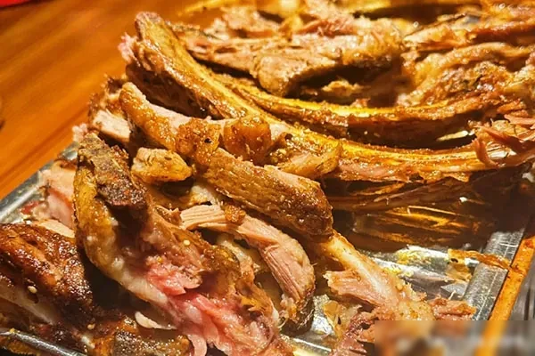 图片[1]-蒙古原味烤羊排法式三味羊排配烤蔬菜技术配方和视频教程-小吃方略网