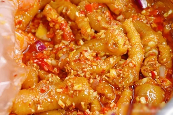 图片[1]-蒜香鸡爪视频教程-小吃方略网